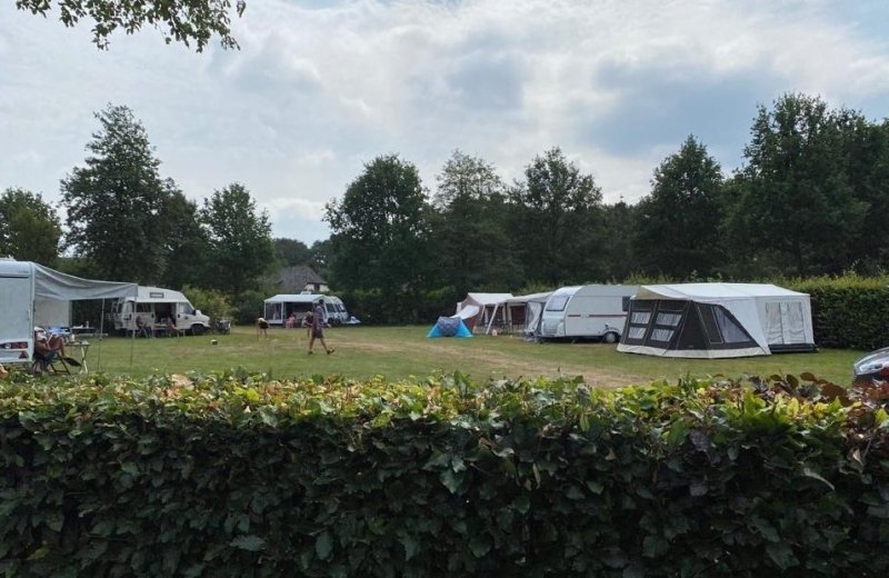 Staanplaatsen vinkenkamp met speeltuin jpg